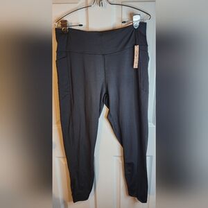 NWT Victoria's Secret Black Essential Leggings